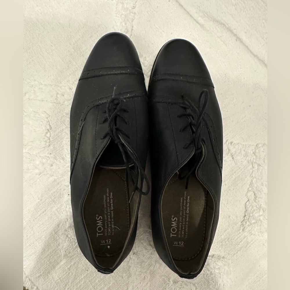 Women’s TOMs Size 12 Dress Shoes